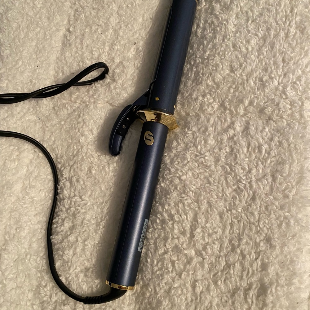 T3 Blue curling iron